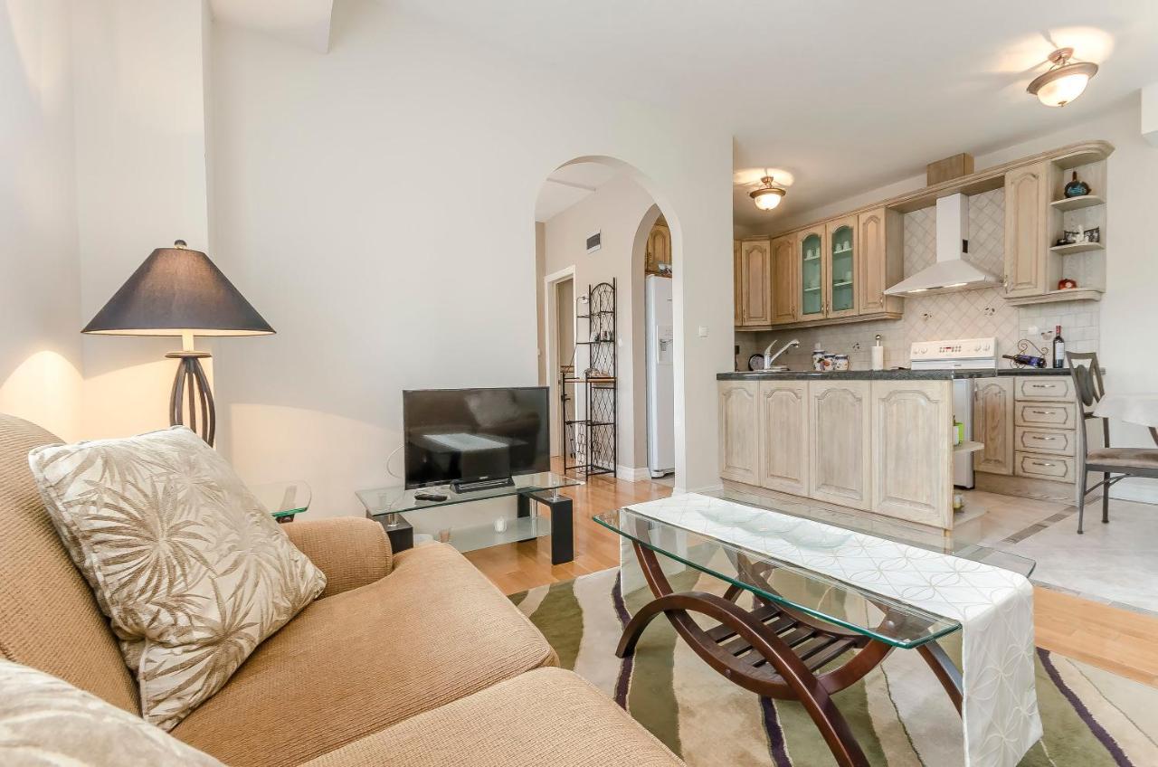 Apartment Canada Dream Vacation Srima Εξωτερικό φωτογραφία