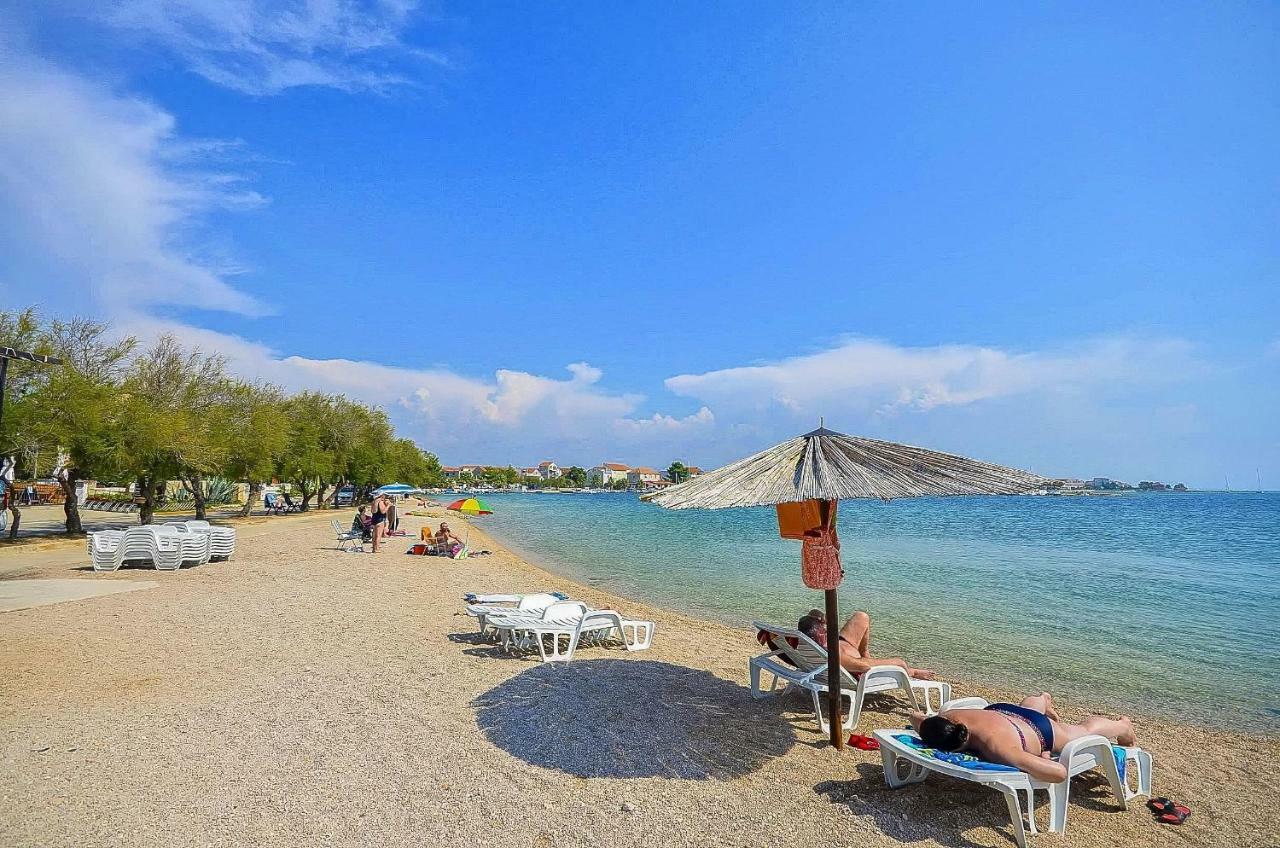 Apartment Canada Dream Vacation Srima Εξωτερικό φωτογραφία