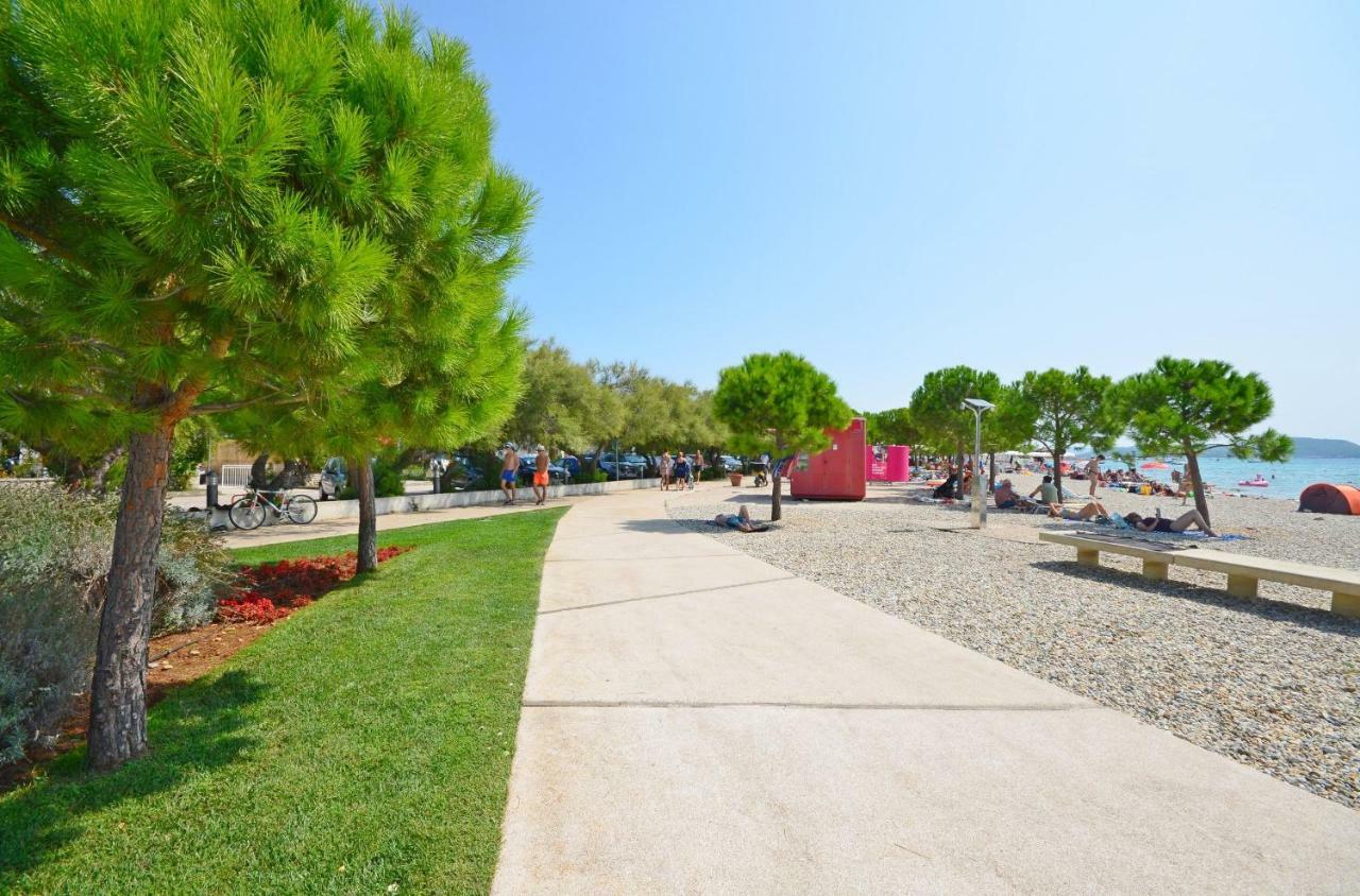 Apartment Canada Dream Vacation Srima Εξωτερικό φωτογραφία