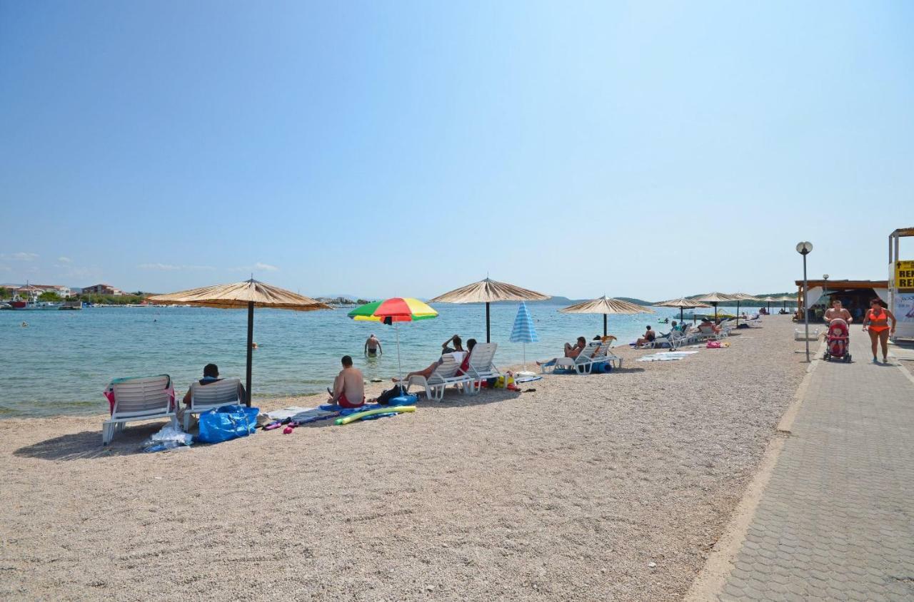 Apartment Canada Dream Vacation Srima Εξωτερικό φωτογραφία