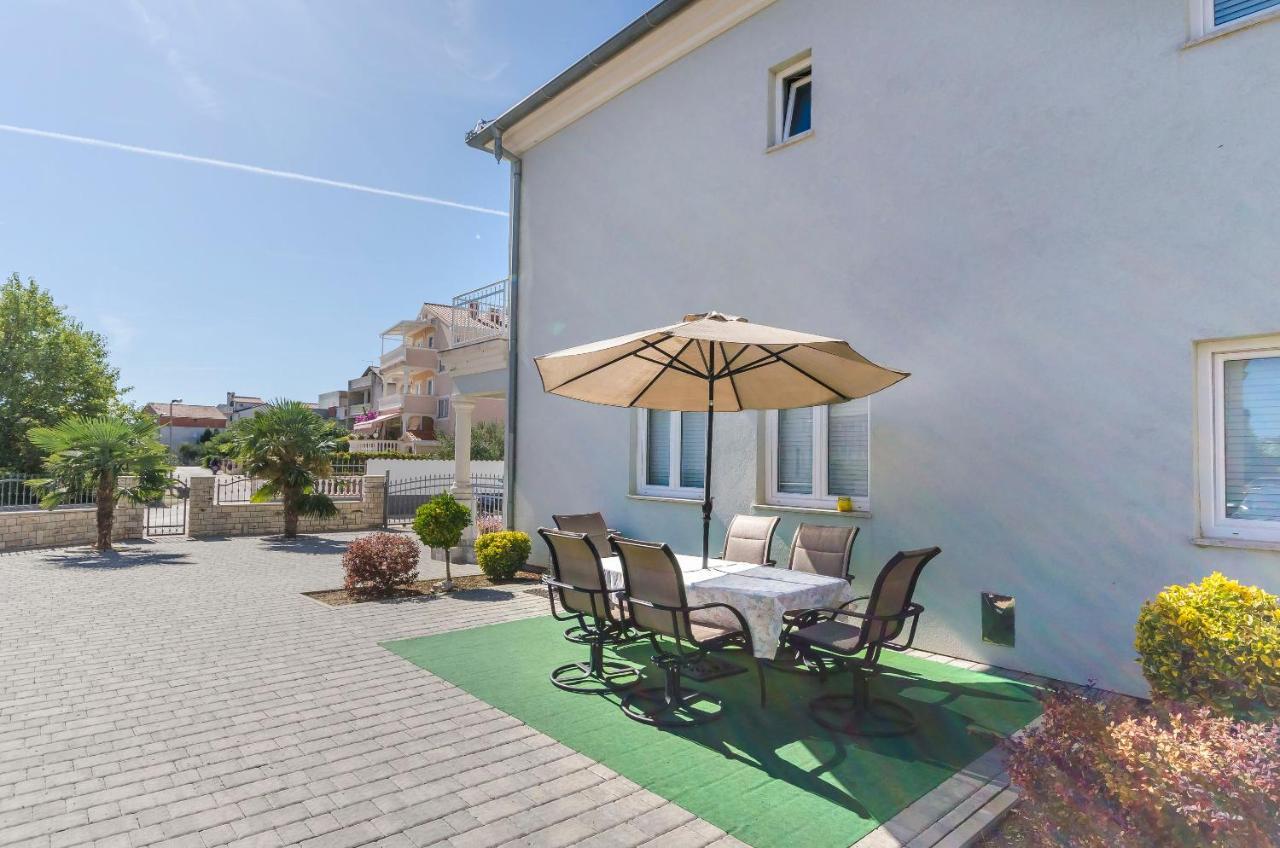 Apartment Canada Dream Vacation Srima Εξωτερικό φωτογραφία